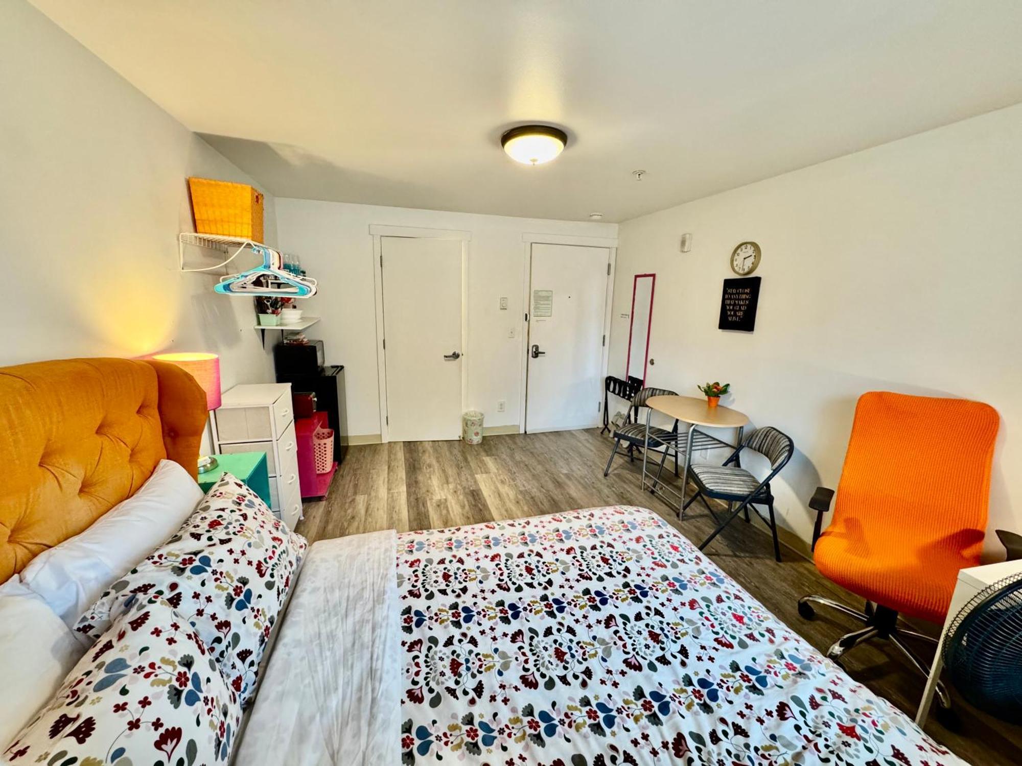 Micro In District- 10 Mins Walk To Of Wa Apartamento *